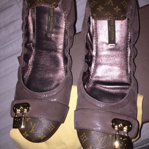 Selling my brand new Louis Vuitton - Picture 2 of 4